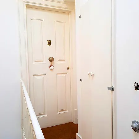 Helena Apartment